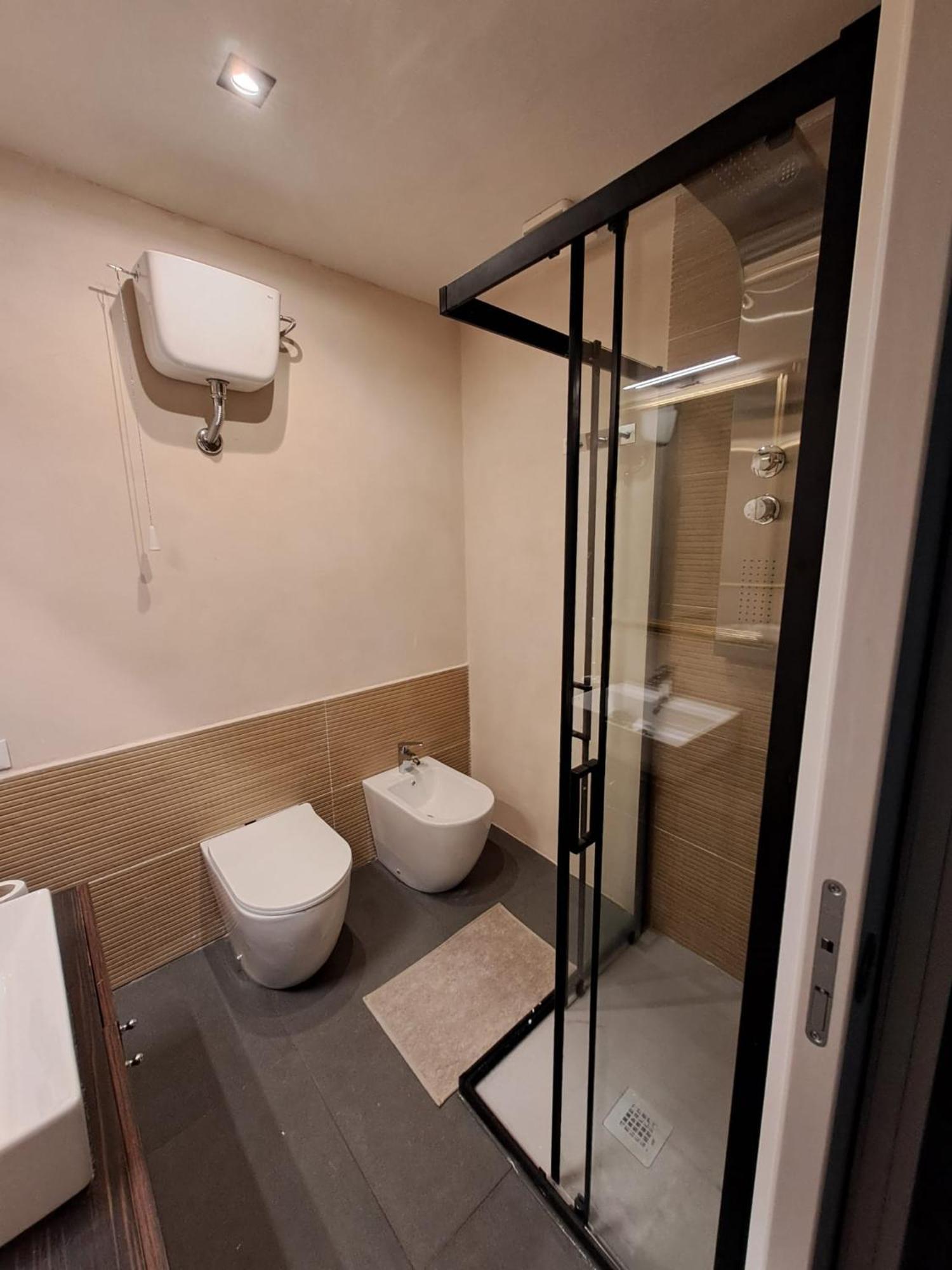 Rock&White Apartment Genoa Bagian luar foto